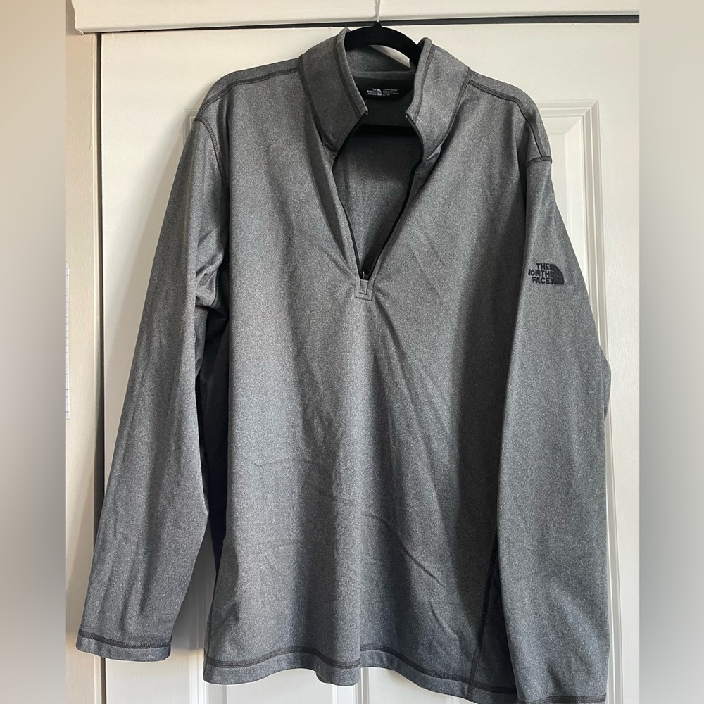 North Face Mens 1/4 zip - Gray